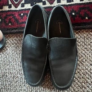 Mens Rockport Black Leather Moc Slip-On shoes. Gently used